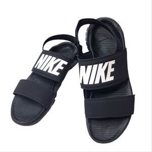 Like New! Nike Tanjun Black/White Women's lightweight Sandals - Size 12 (No Box)